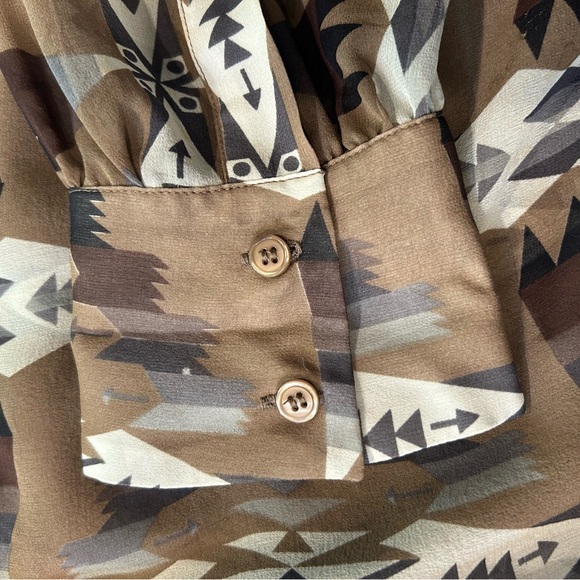 Dora Landa 100% Silk Long Sleeved Sheer Aztec Print Blouse Size Large - Picture 7 of 7